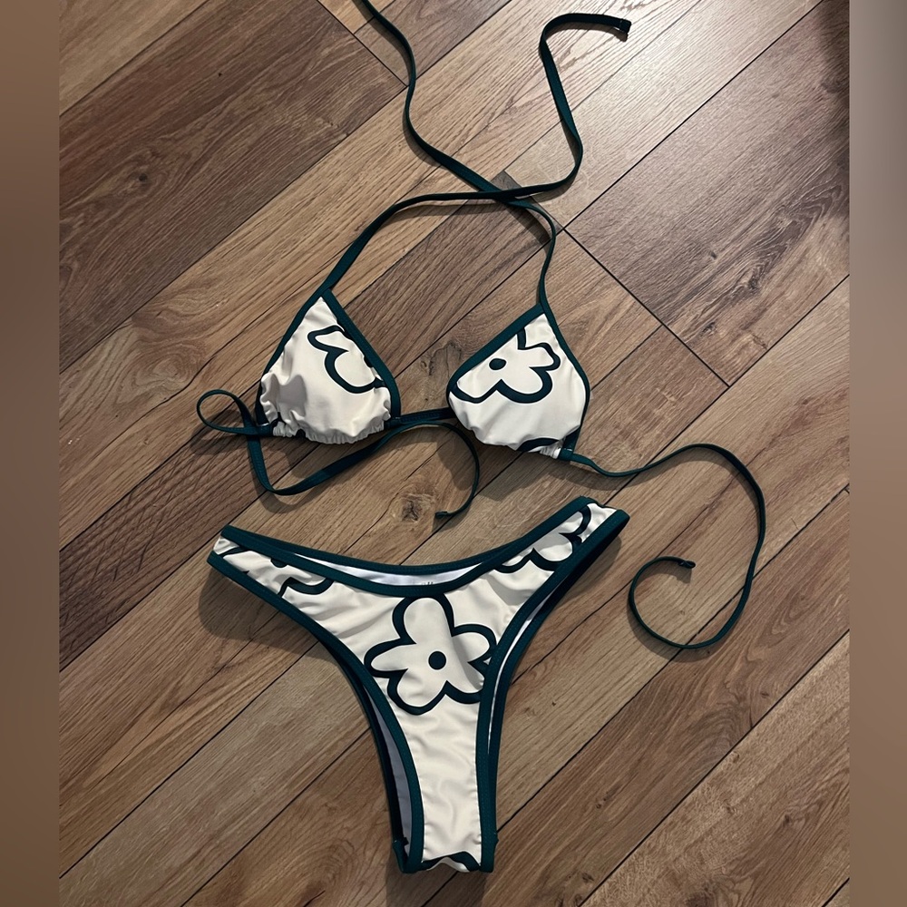 New XS Chic Floral Bikini Green Accents